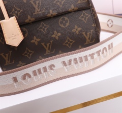 LV CLUNY Mini Handbag