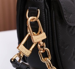 LV POCHETTE MÉTIS EAST WEST handbag