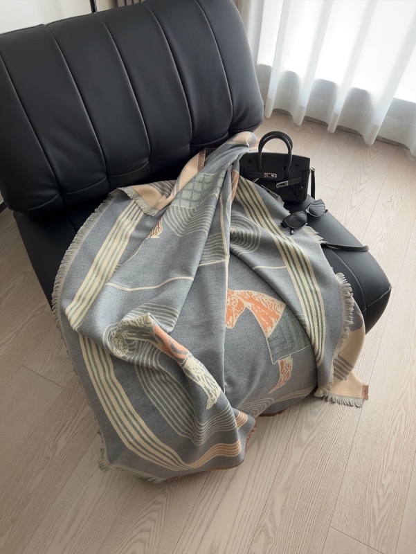 HERMES Lady's Scarf