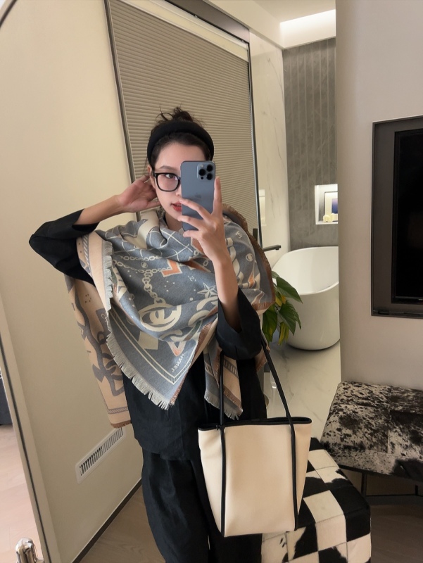 CHANEL Lady's Scarf