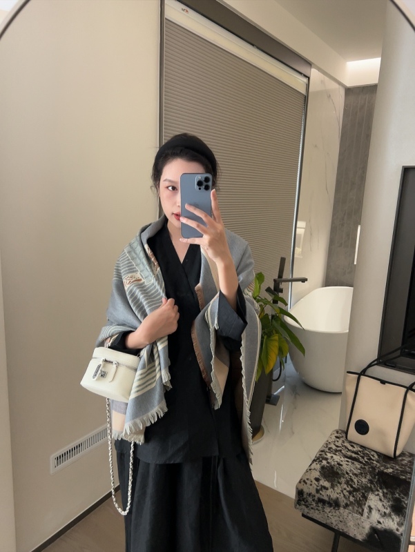 HERMES Lady's Scarf