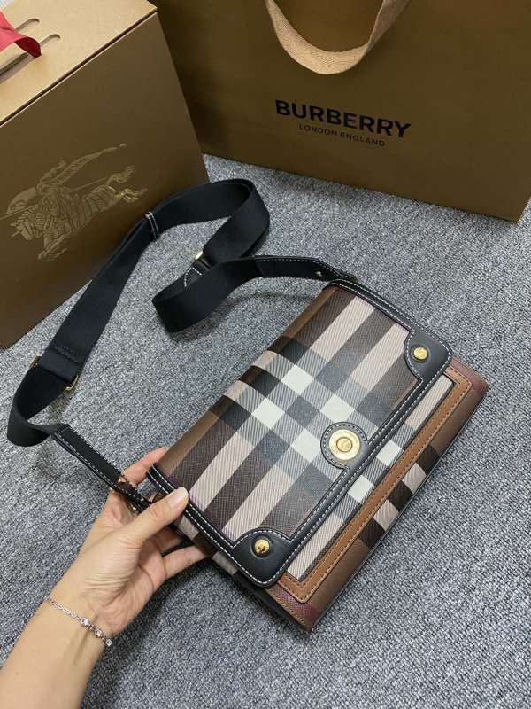 BURBERRY Note Bag