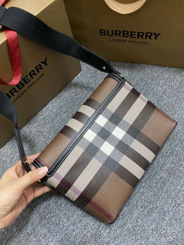 BURBERRY Note Bag