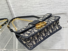 DIOR 30 MONTAIGNE EAST-WEST Chain Handbag