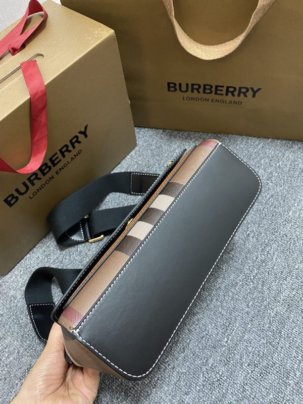 BURBERRY Note Bag