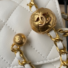 CHANEL Chain mouth cover mobile phone bag
