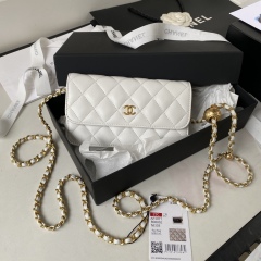 CHANEL Chain mouth cover mobile phone bag