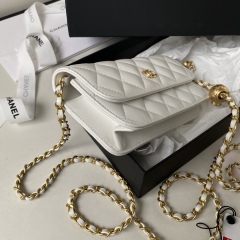 CHANEL Chain mouth cover mobile phone bag