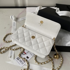 CHANEL Chain mouth cover mobile phone bag
