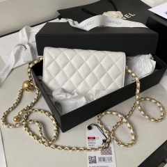 CHANEL Chain mouth cover mobile phone bag