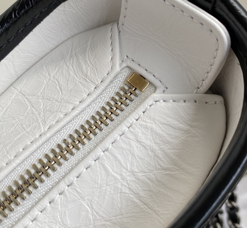 CHANEL GABRIELLE Small Wandering shoulder bag