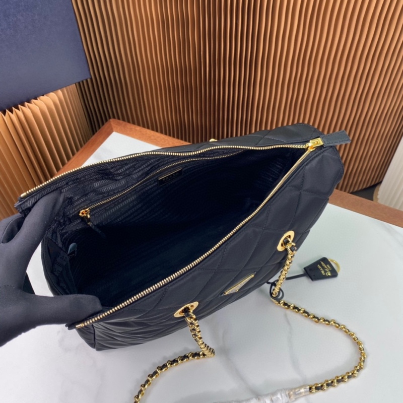 Prada Re Edition 1995 Cha î ne Large Recycled Nylon Handbag