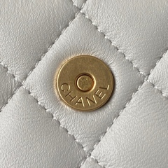 CHANEL Chain mouth cover mobile phone bag