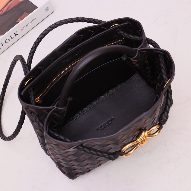 BOTTEGA VENETA Small Andiamo handbag
