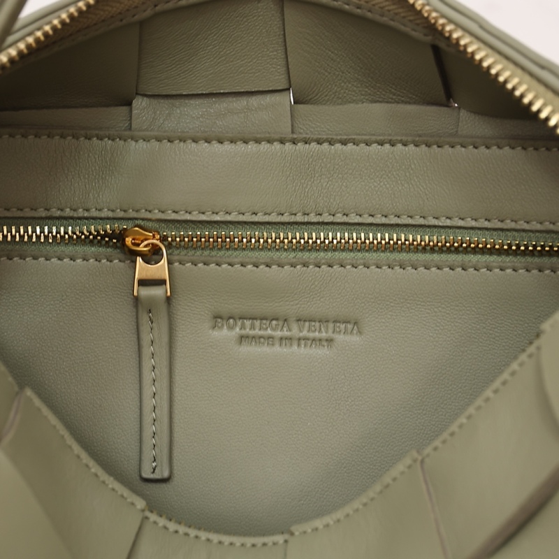 BOTTEGA VENETA Brick Cassette shoulder bag