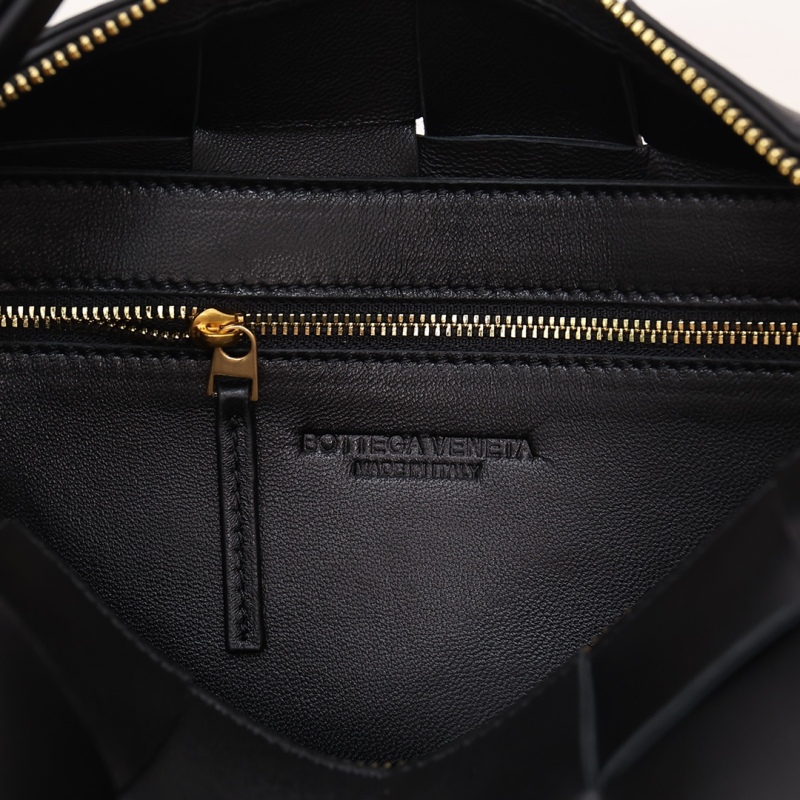 BOTTEGA VENETA Brick Cassette shoulder bag