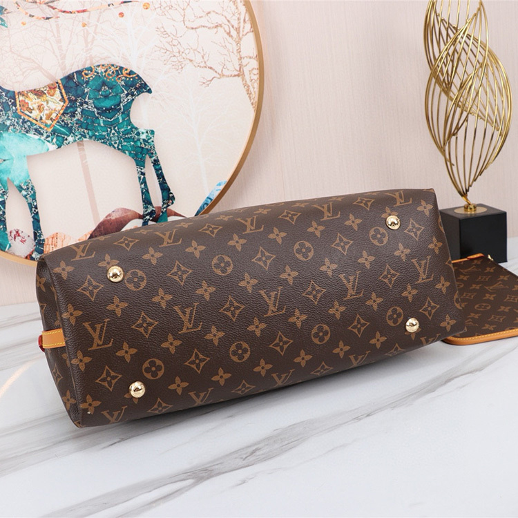 LV CARRYALL Medium handbag