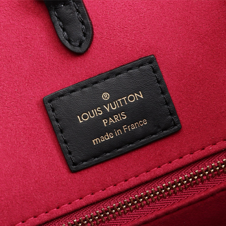 LV ONTHEGO Medium Handbag