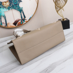 LV ONTHEGO Medium Handbag