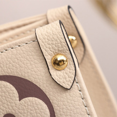 LV ONTHEGO Medium Handbag