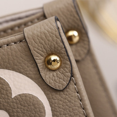 LV ONTHEGO Medium Handbag