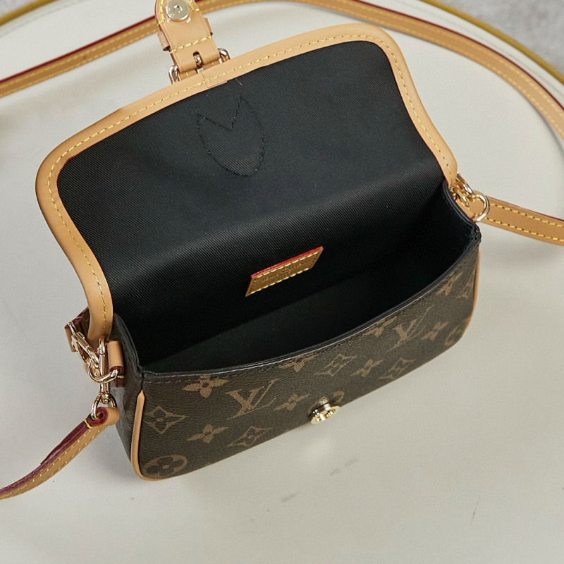 LV NANO DIANE Handbag