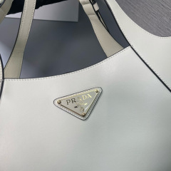 Medium leather tote bag