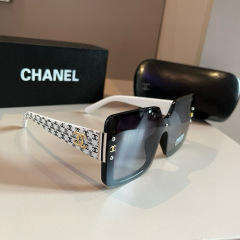 Large square frame sunglasses