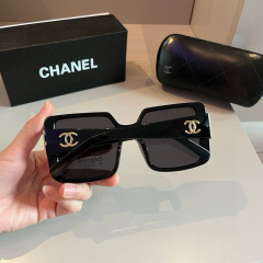 Large square frame sunglasses