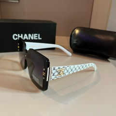 Large square frame sunglasses