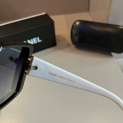 Large square frame sunglasses