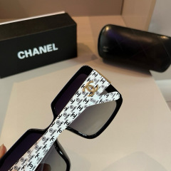 Large square frame sunglasses