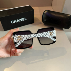 Large square frame sunglasses