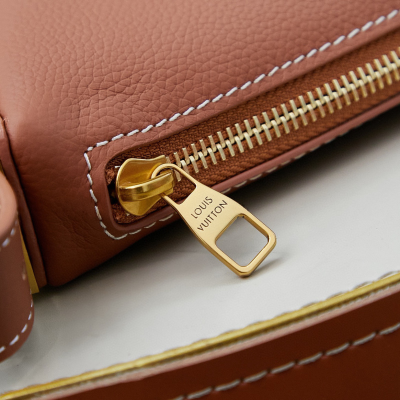 Low Key messenger bag