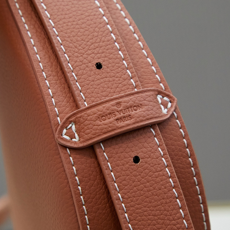 Low Key messenger bag