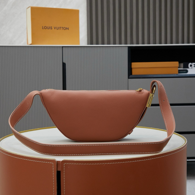 Low Key messenger bag