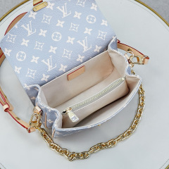 Pochette Métis East West bag