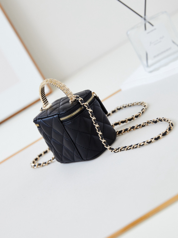 24B limited edition diamond handle long box bag makeup diagonal bag with diamond handle lambskin.