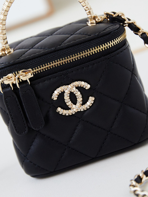 24B limited edition diamond handle long box bag makeup diagonal bag with diamond handle lambskin.