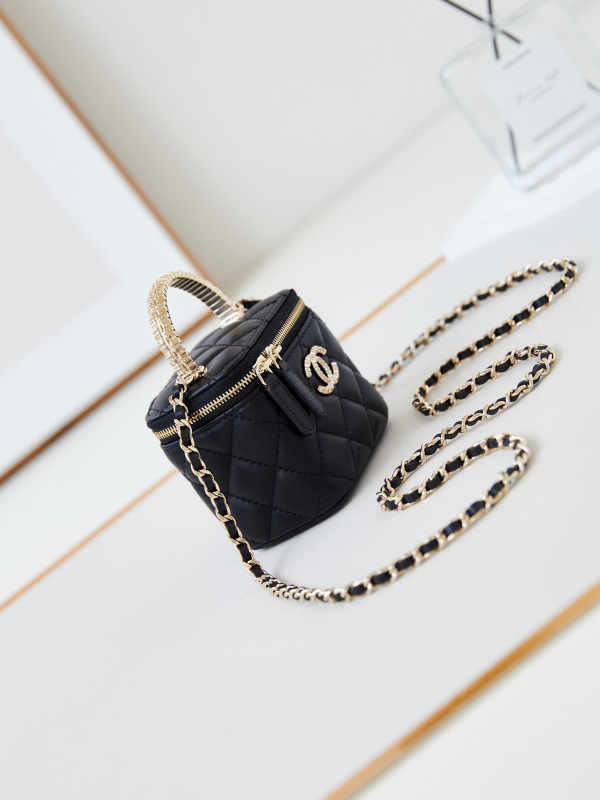 24B limited edition diamond handle long box bag makeup diagonal bag with diamond handle lambskin.