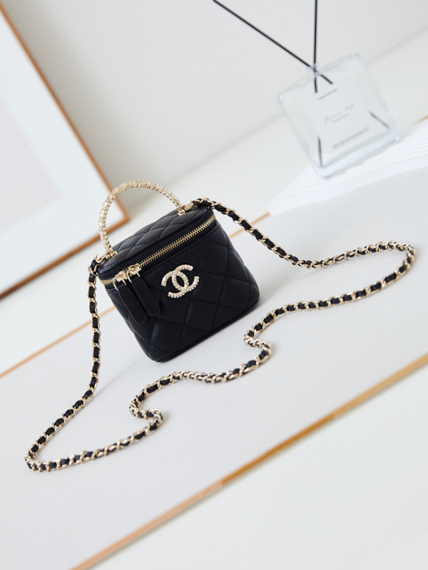 24B limited edition diamond handle long box bag makeup diagonal bag with diamond handle lambskin.