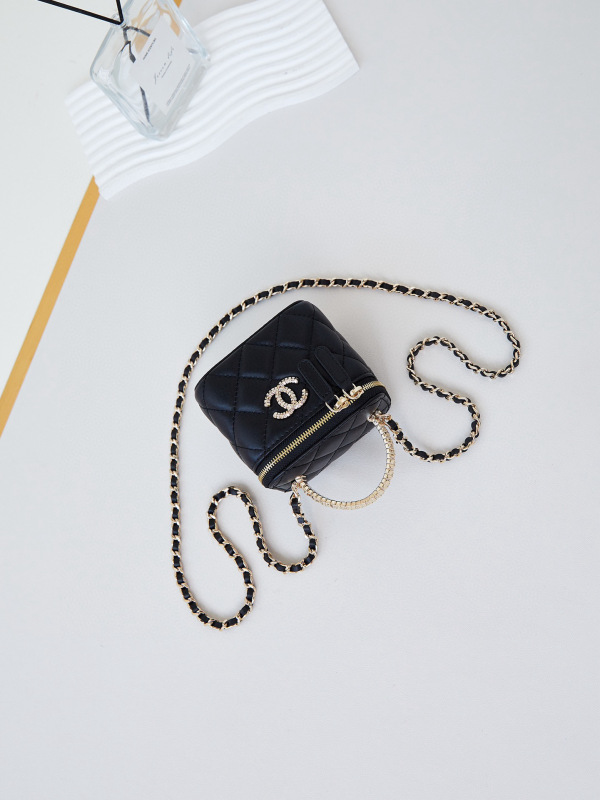 24B limited edition diamond handle long box bag makeup diagonal bag with diamond handle lambskin.
