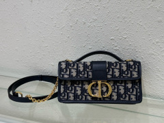 Miss Montaigne Classic flower