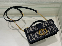 Miss Montaigne Classic flower