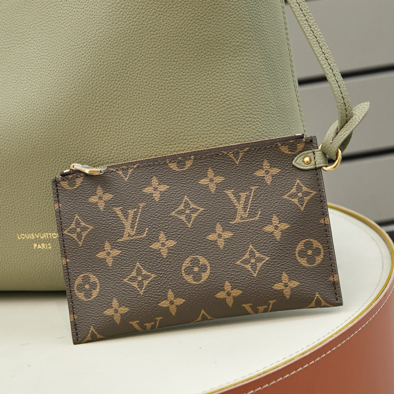 LV LOW KEY CABAS Medium Handbag
