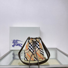BURBERRY Classic plaid small bucket bag