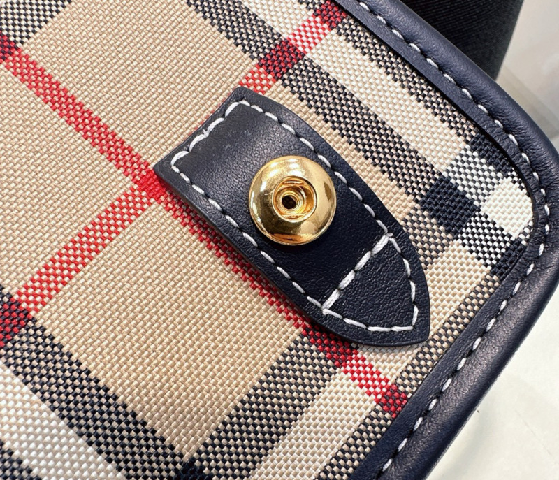 BURBERR Classic plaid retro small mailman bag