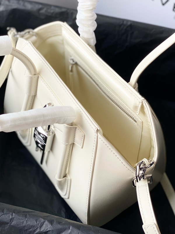 CIVENCHYClassic Antique Handbag