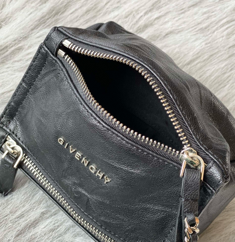 CIVENCHY Exquisite Pando handle bag