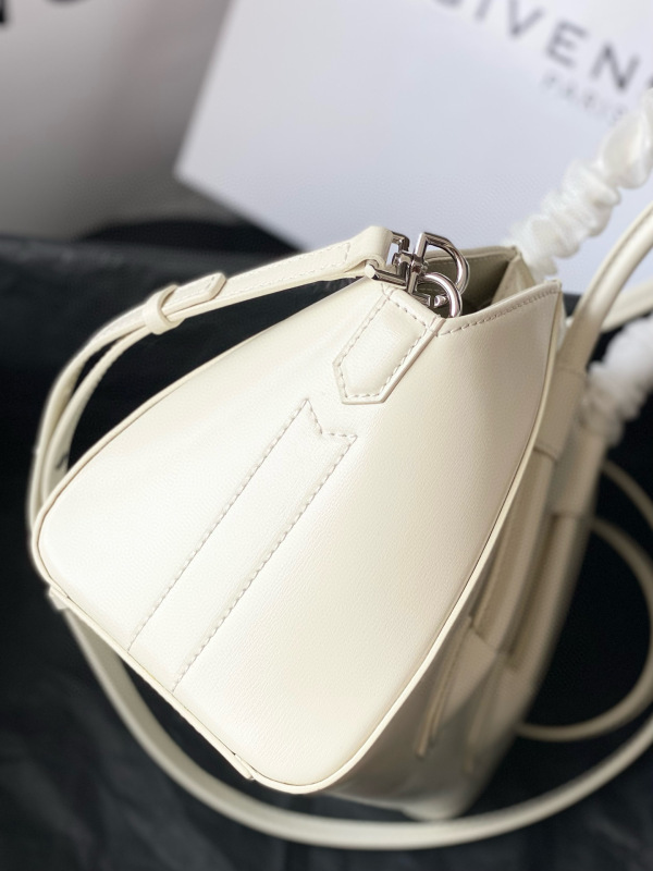 CIVENCHYClassic Antique Handbag